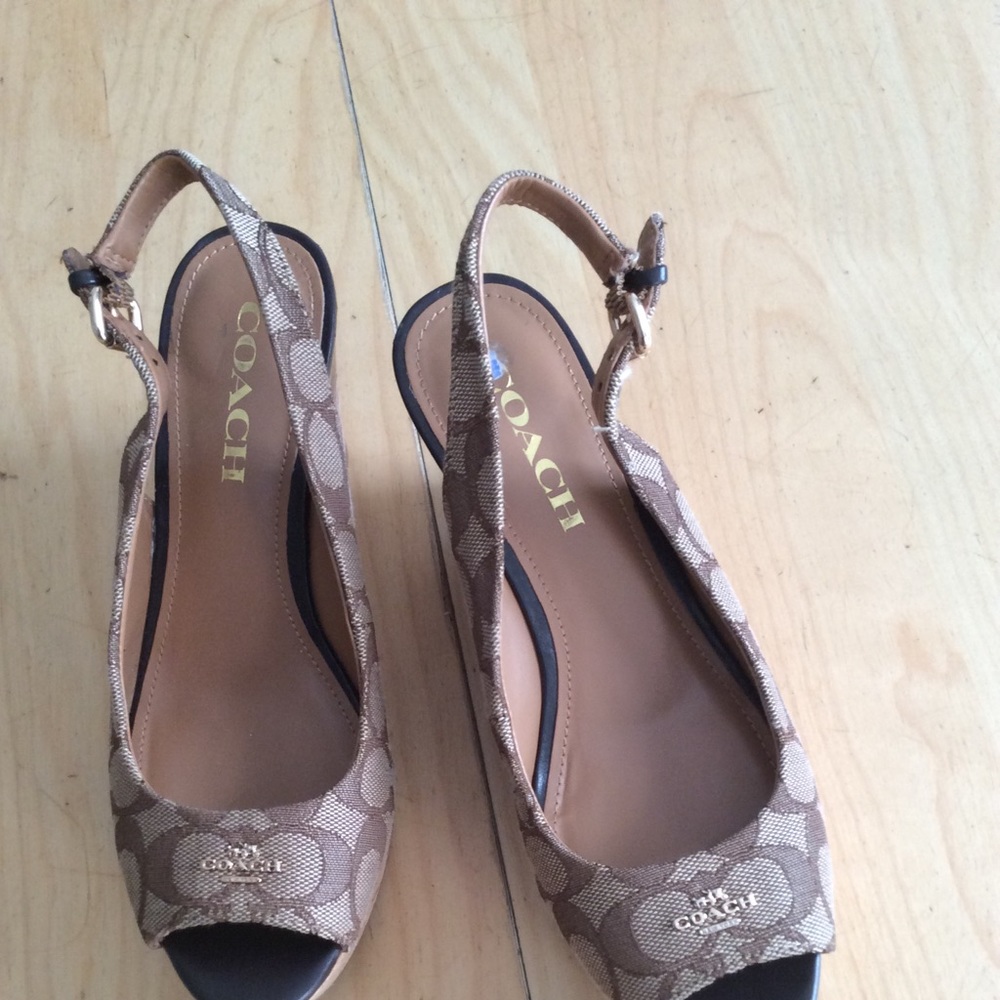 Coach pumps size 6.5
